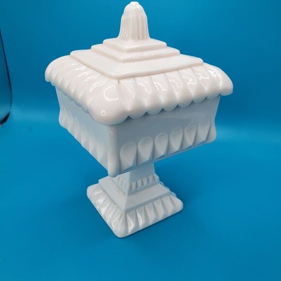 Vintage Pink Milk Glass Wedding Bowl & Lid Candy Shell Romantic Dresser Decor - Picture 5 of 9